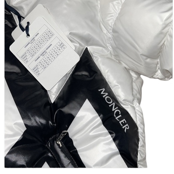 ❌ SOLD 😍MONCLER HAINE ZIG ZAG DOWN JACKET
WHITE & BLACK - Picture 11 of 15